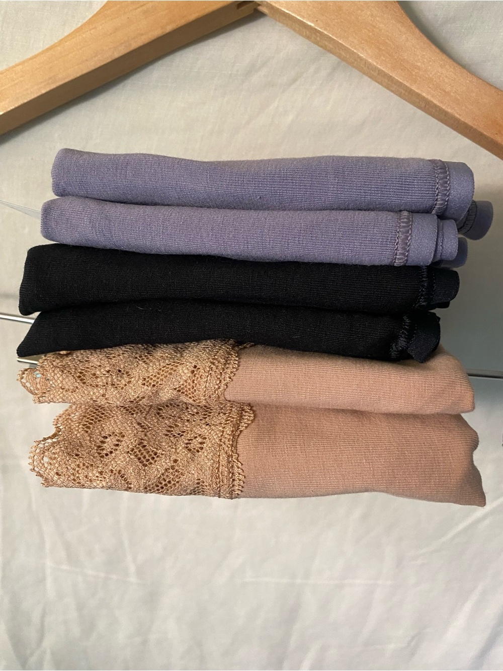 BNWT GAP Women’s Organic Cotton Panty Set of 6 - Lavender, Black, & Beige- Small